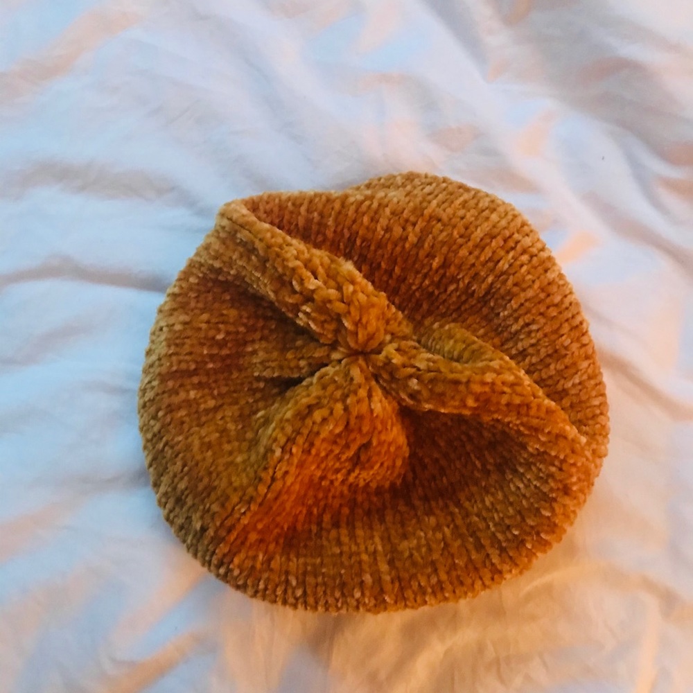 🪴Mustard Yellow Knitted Beret, art hat